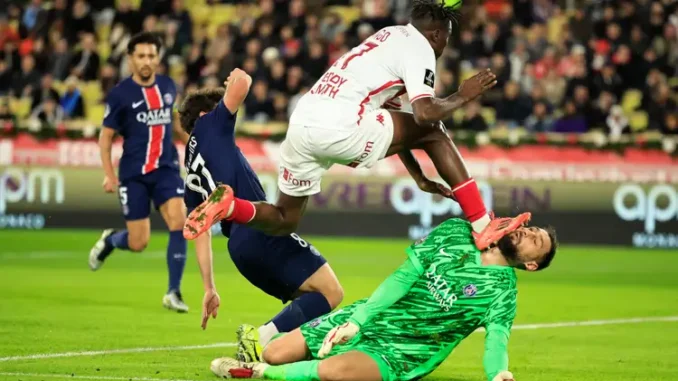 Gianluigi Donnarumma Suffers Serious Facial Injury After Collision with Wilfried Singo in PSG’s Clash with Monaco